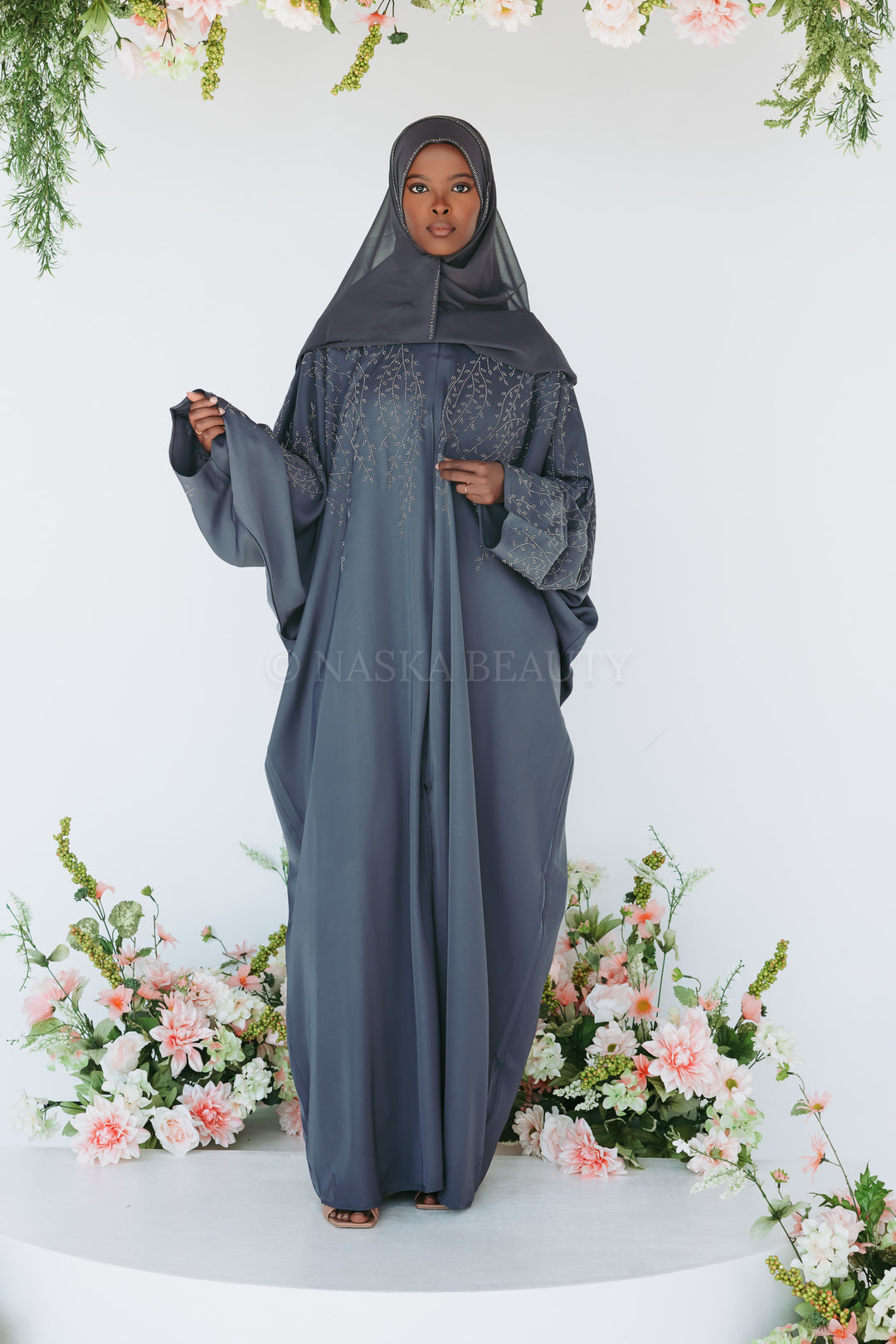 Leaf Detail Batwing Abaya