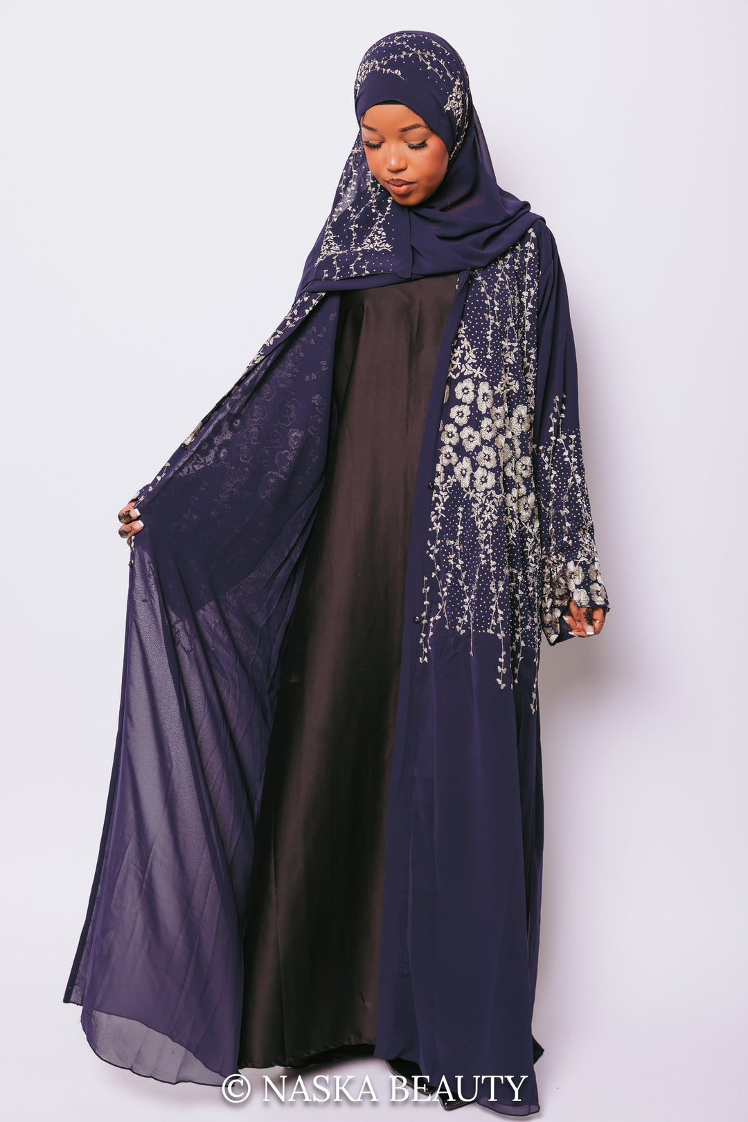 Embroidered abaya
