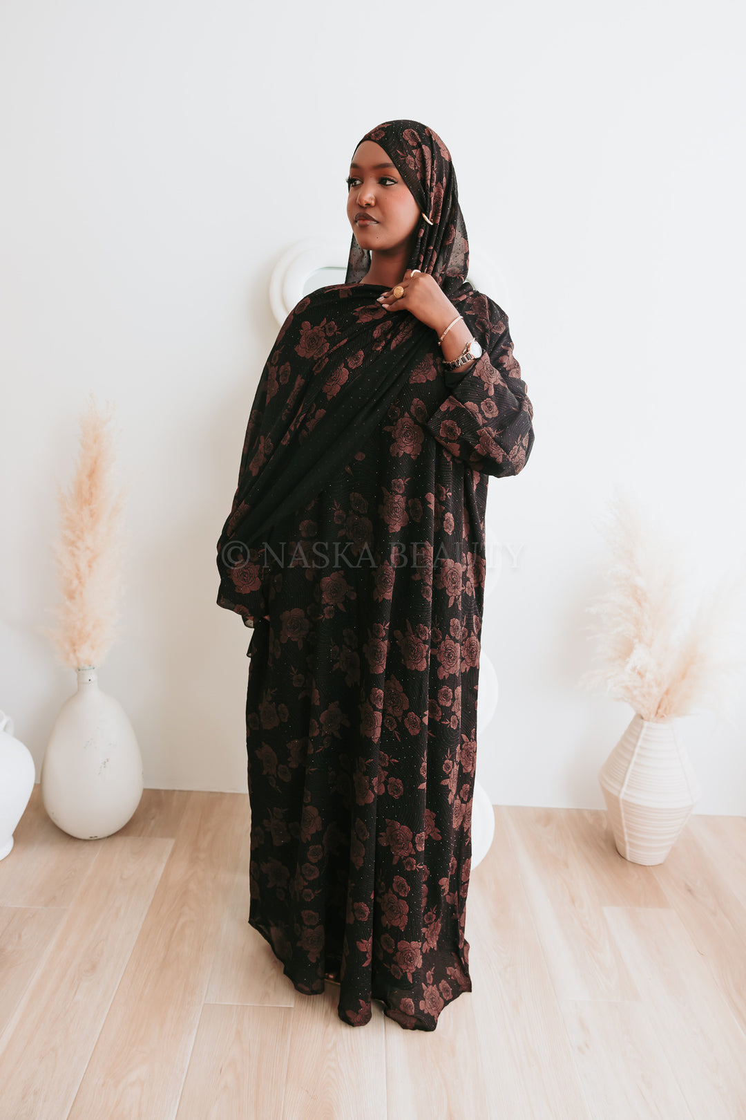 Bilan closed floral Abaya