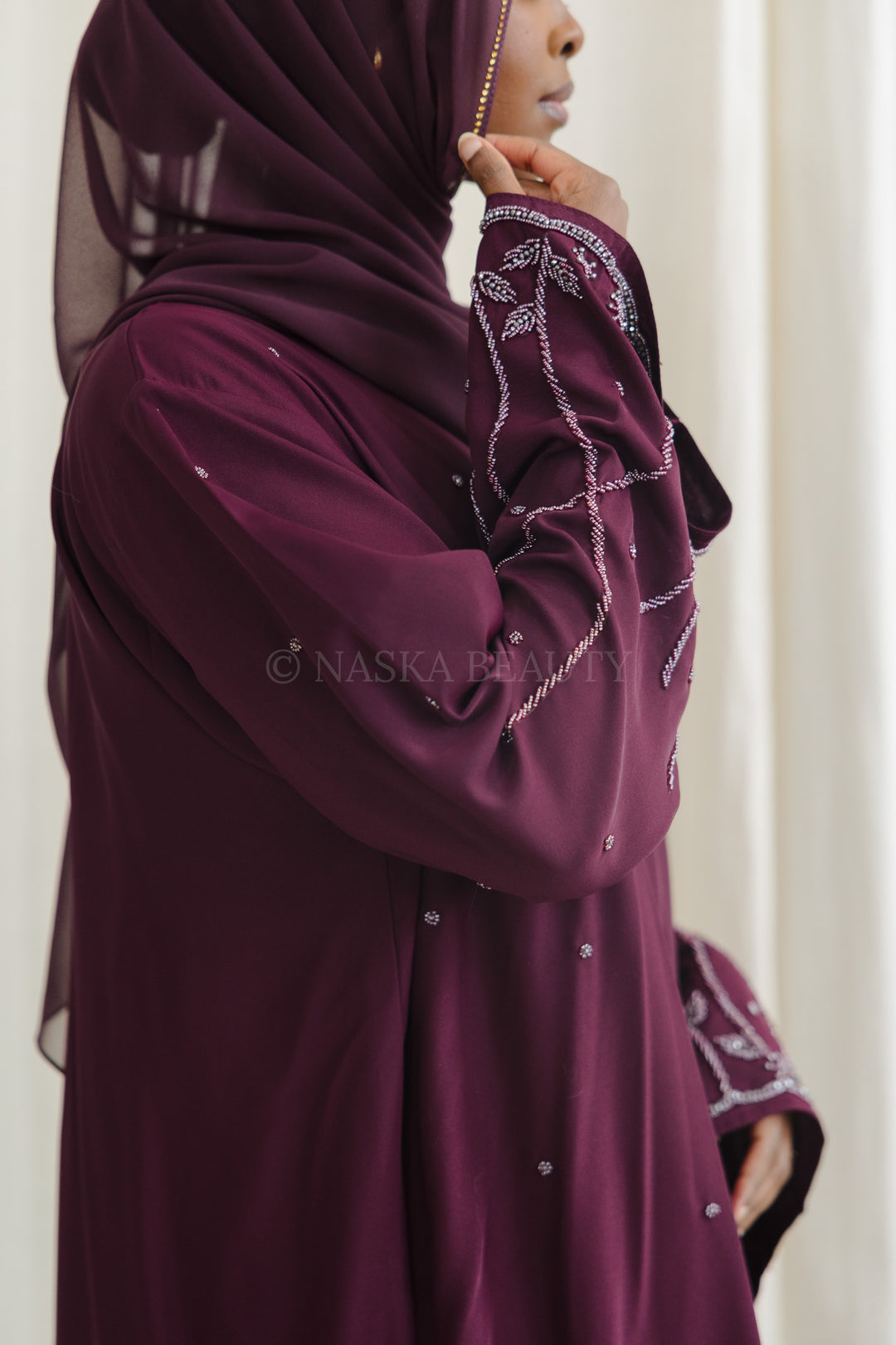 Floral Detail Closed Abaya