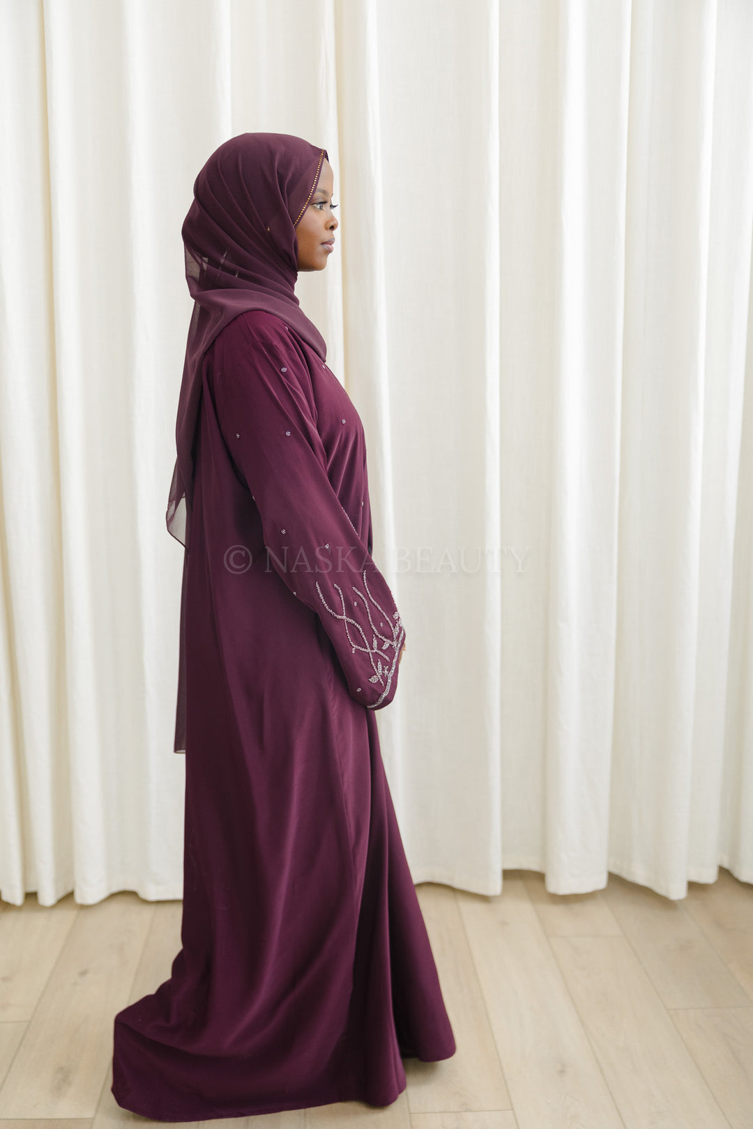 Floral Detail Closed Abaya