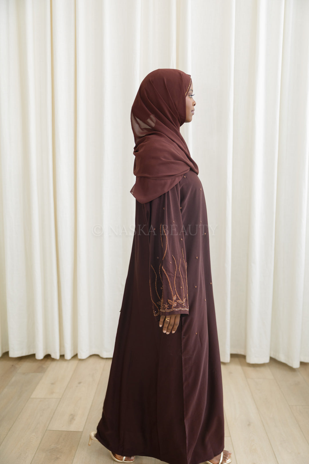 Floral Detail Closed Abaya