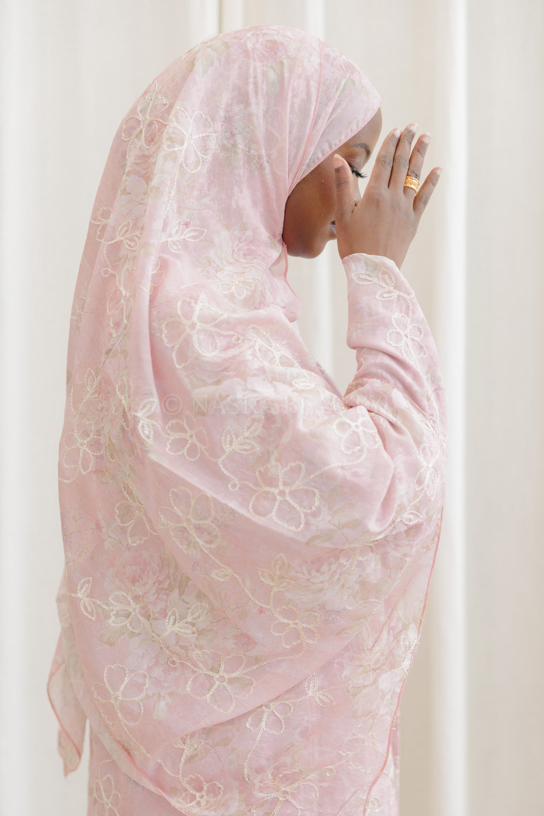Pink Embroidered Abaya Set￼