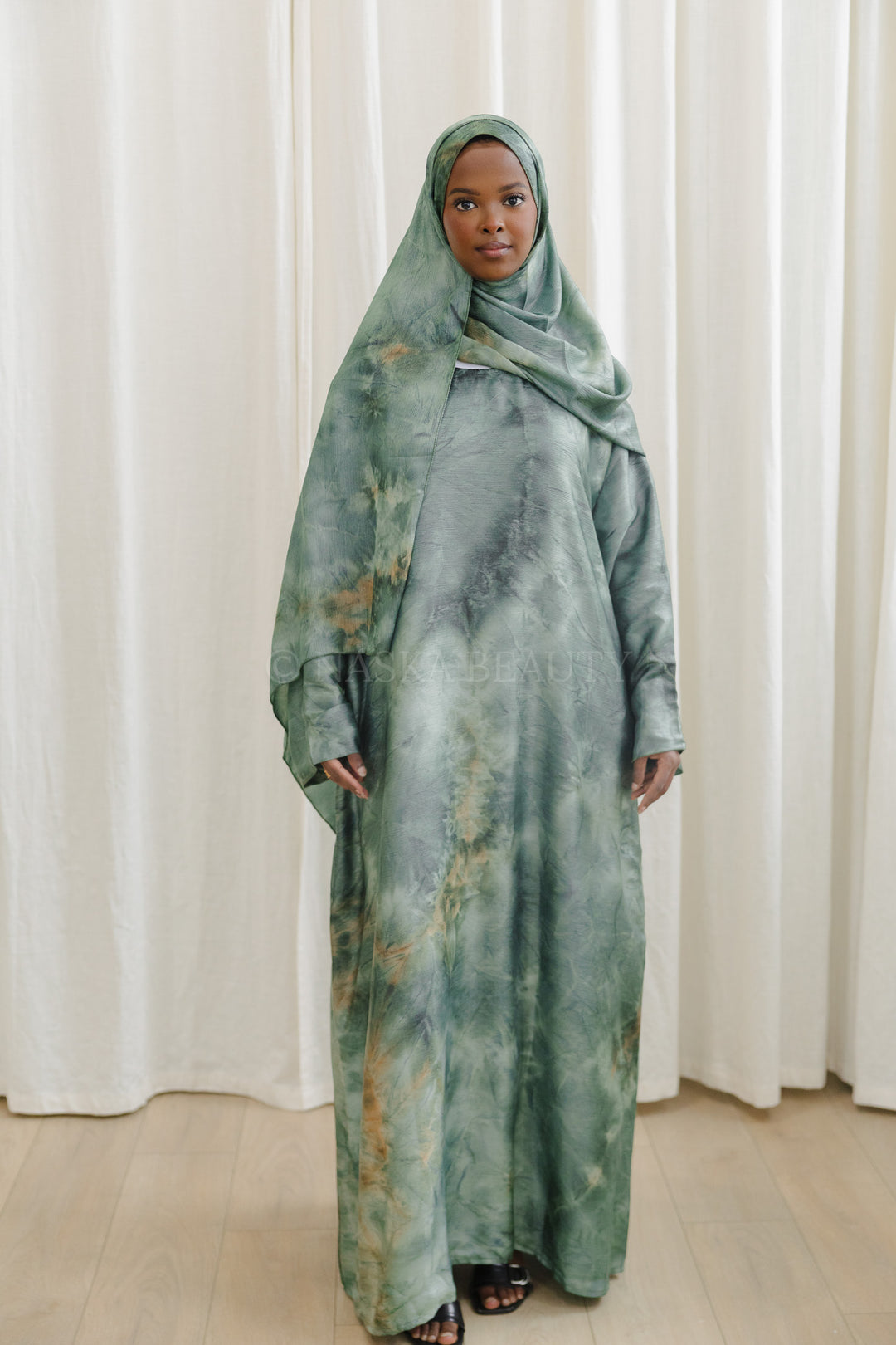 Closed Printed Abaya Set