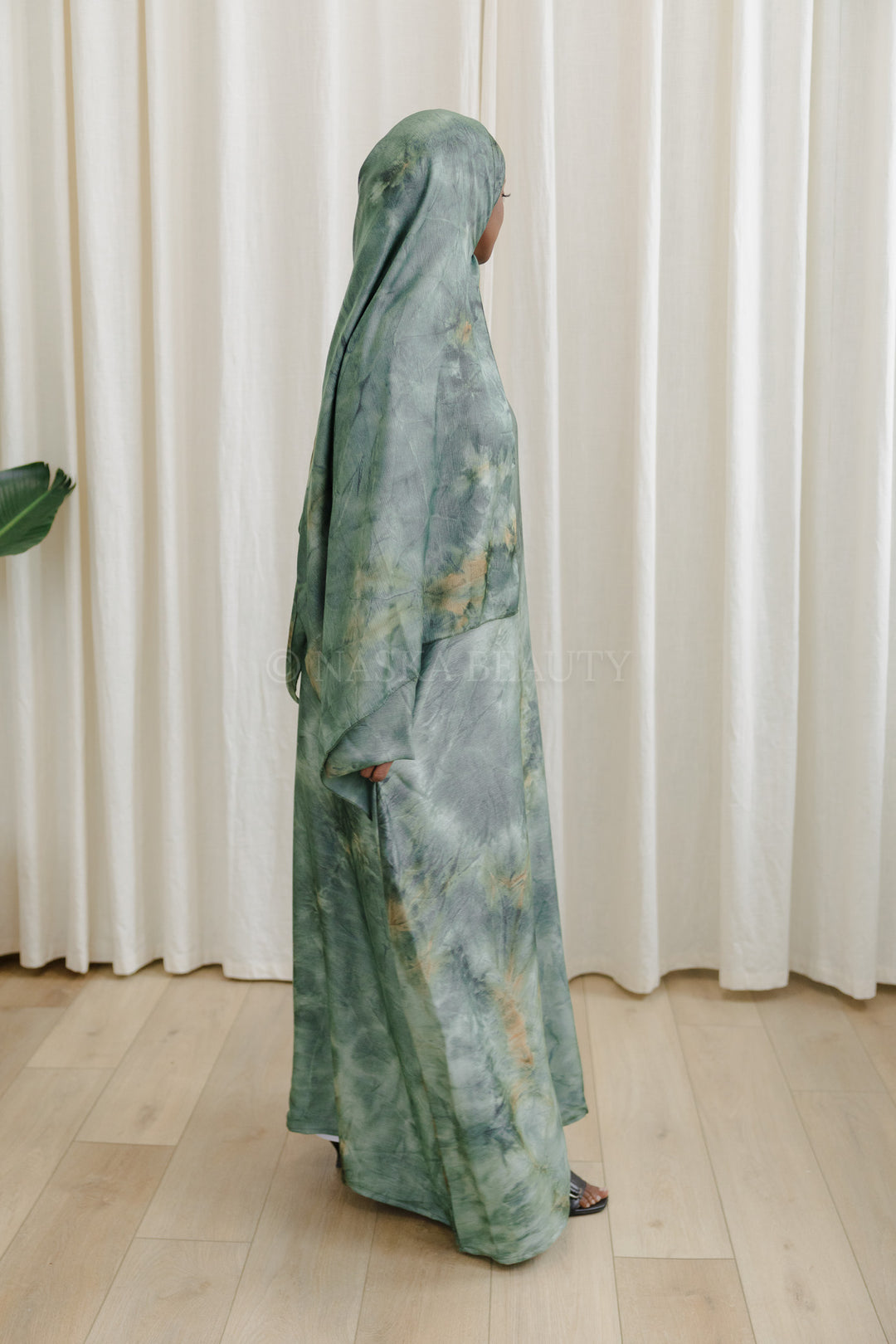 Closed Printed Abaya Set