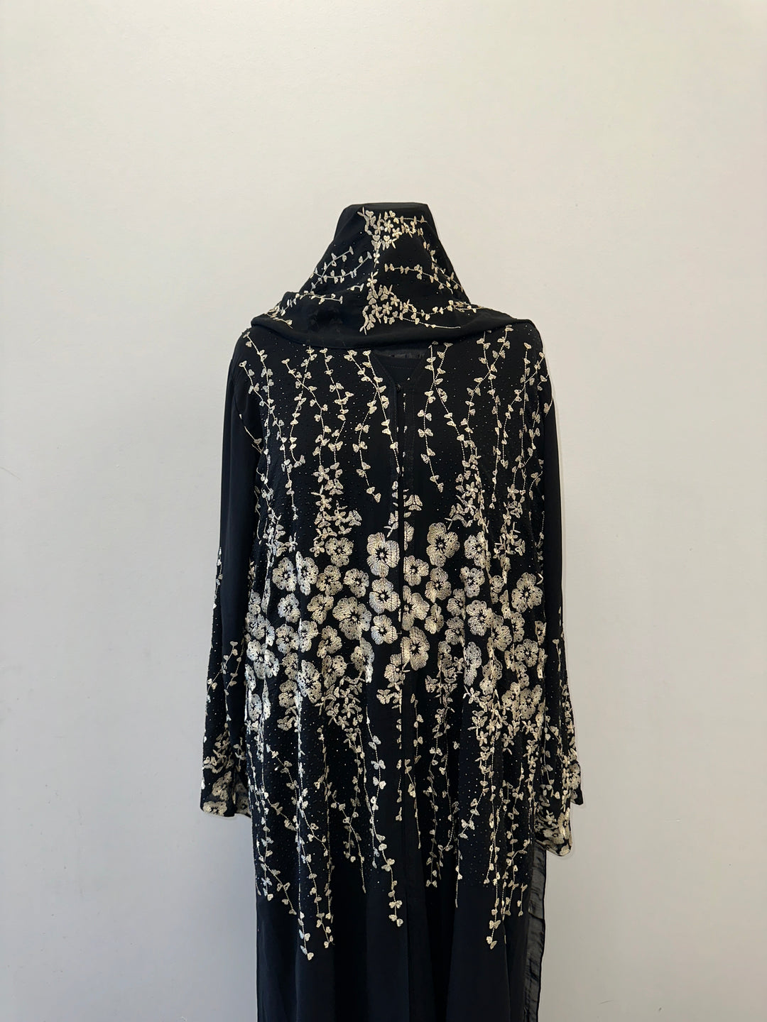 Embroidered abaya
